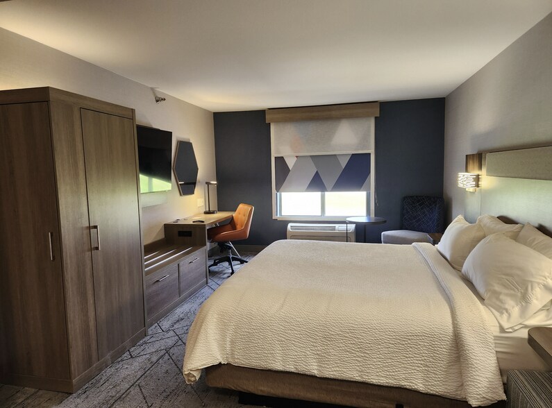 More Photos Of 2506 Lafayette Rd, Crawfordsville Hotel For Sale