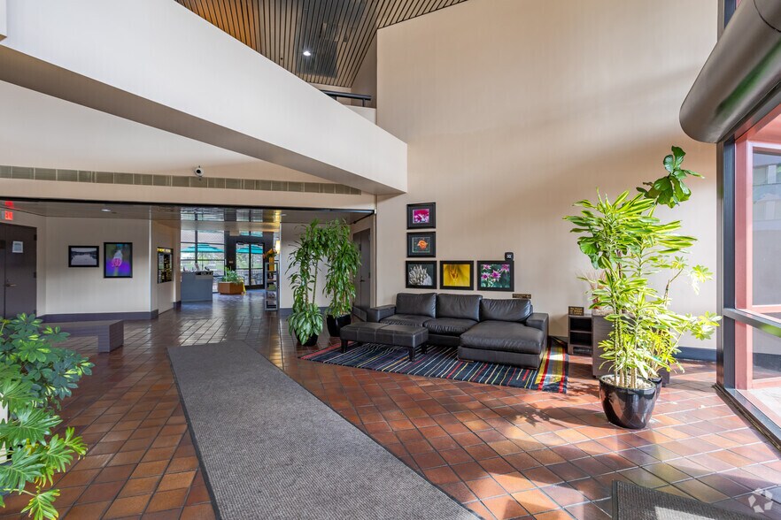 More Photos Of 4221 Wilshire Blvd, Los Angeles Loft Creative Space For Lease