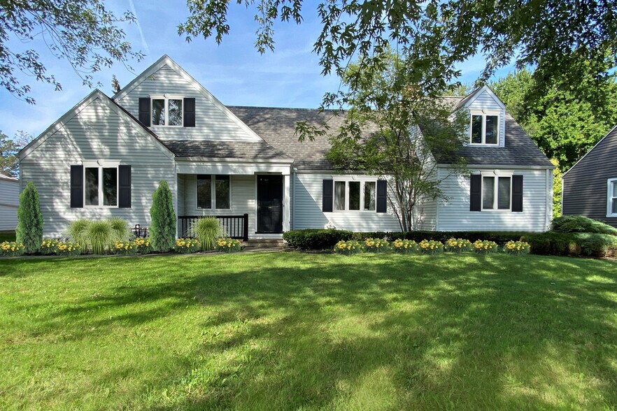 Primary Photo Of 40 N Forest Rd, Buffalo Office For Lease