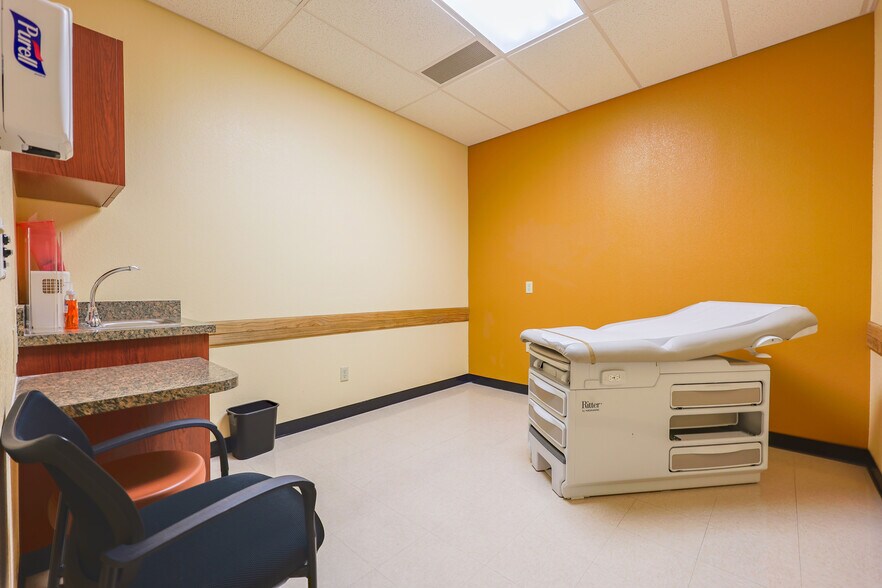 More Photos Of 1590 Paseo San Luis, Sierra Vista Medical For Sale