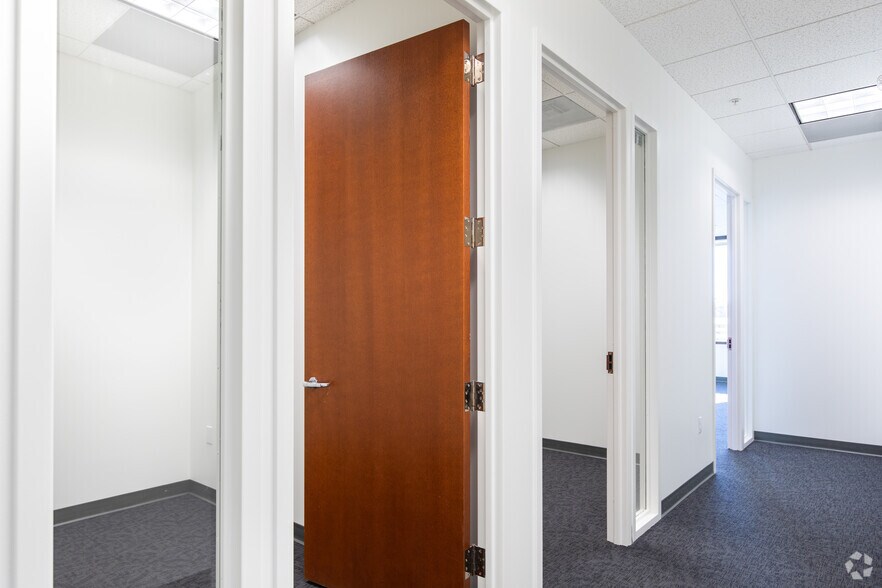 More Photos Of 5030 Business Center Dr, Fairfield Medical For Lease