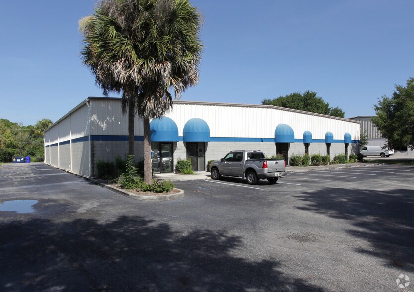 Primary Photo Of 5826-5830 Corporation Cir, Fort Myers Warehouse For Sale