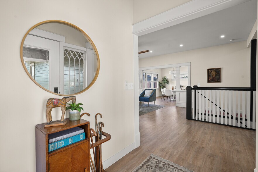 More Photos Of 844 E Kensington Rd, Los Angeles Specialty For Sale