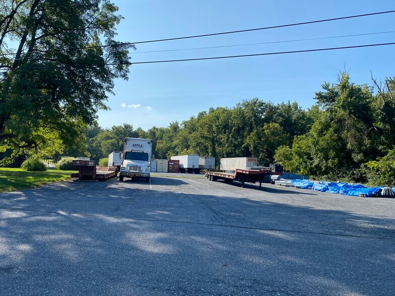 More Photos Of 2350 River Rd, Middletown Warehouse For Lease