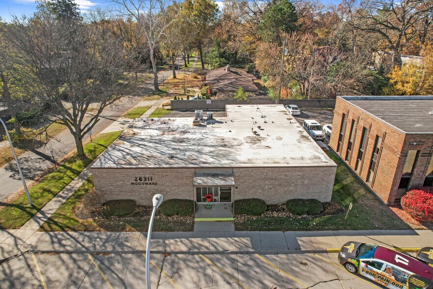 More Photos Of 26311 Woodward Ave, Huntington Woods Office For Sale