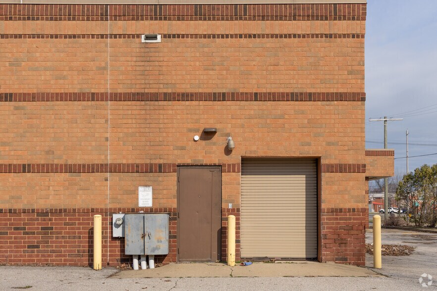 More Photos Of 10502 St Clair Ave, Cleveland Freestanding For Lease