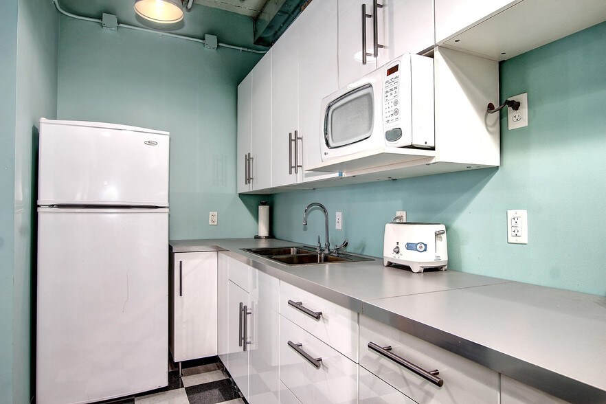 More Photos Of 3033 N Central Ave, Phoenix Loft Creative Space For Sale