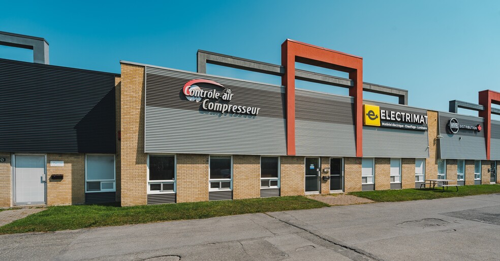 Primary Photo Of 650-840 Boul Du Curé-Boivin, Boisbriand Distribution For Lease