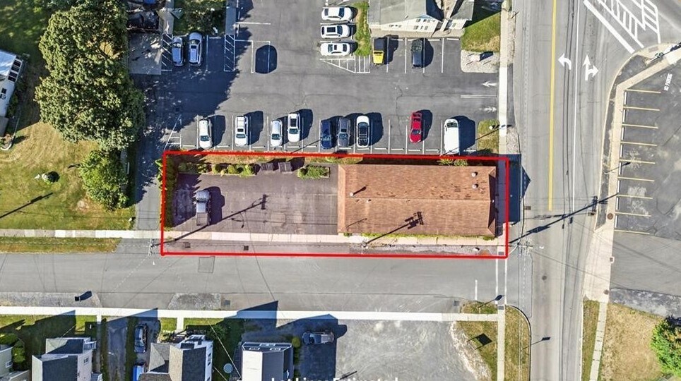 More Photos Of 136 Lake St, Penn Yan Freestanding For Lease