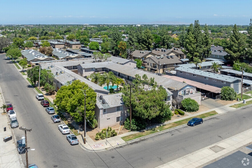 More Photos Of 1905 E Pontiac Way, Fresno Apartments For Sale