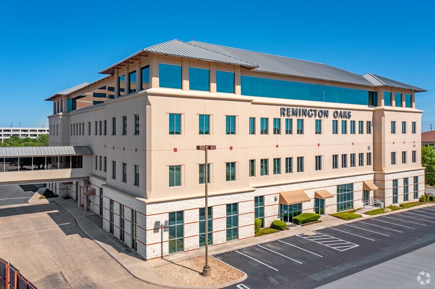 More Photos Of 525 Oak Centre Dr, San Antonio Medical For Lease