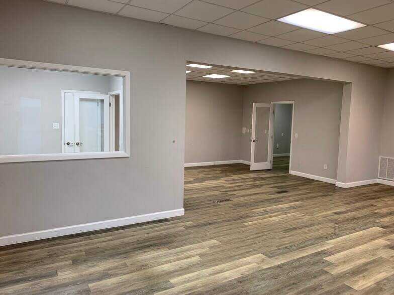 More Photos Of 2110 Maywill St, Richmond Light Distribution For Lease