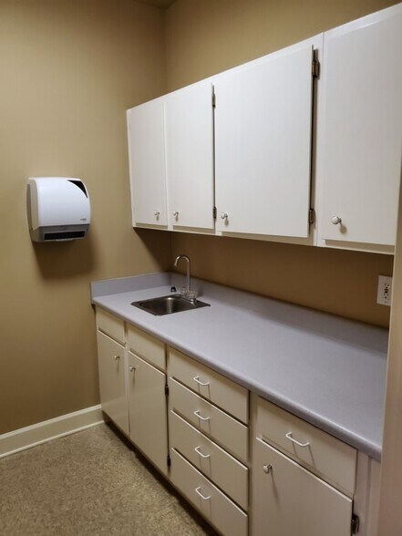 More Photos Of 307 Atlanta Rd, Cumming Office For Lease