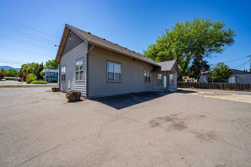 More Photos Of 143 S Main St, Phoenix Office For Sale