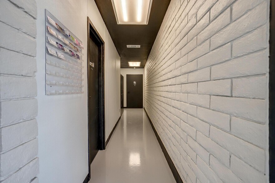 More Photos Of 316 Wilshire Blvd, Burleson Freestanding For Sale