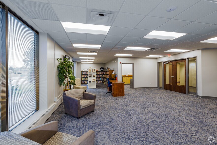 More Photos Of 11960 Westline Industrial Dr, Saint Louis Office For Lease