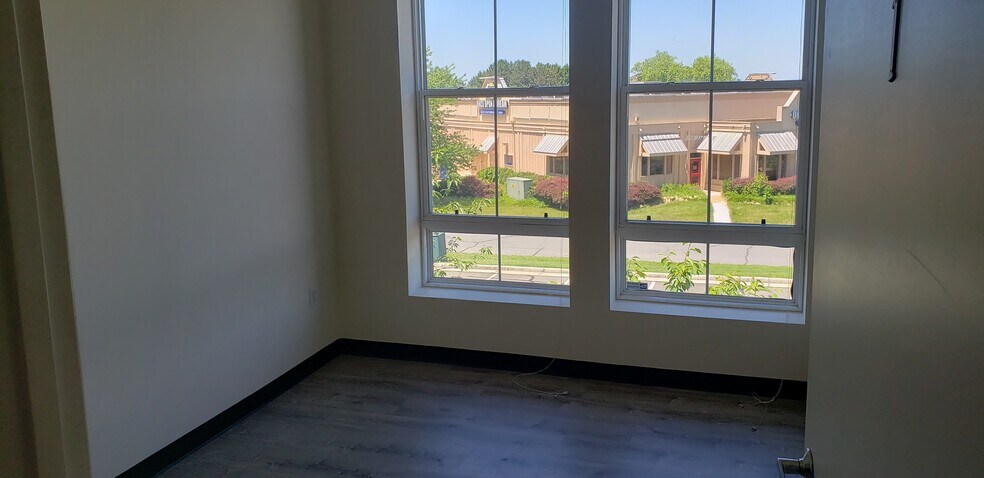 More Photos Of 21155 Whitfield Pl, Sterling Loft Creative Space For Sale