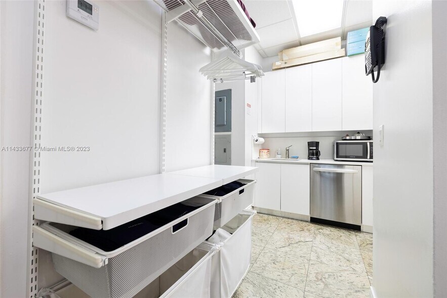 More Photos Of 520 Biltmore Way, Coral Gables Storefront Retail Office For Sale