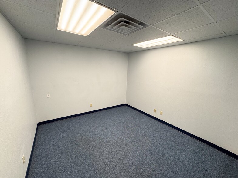 More Photos Of 7316 NE Loop 410, San Antonio Industrial For Lease