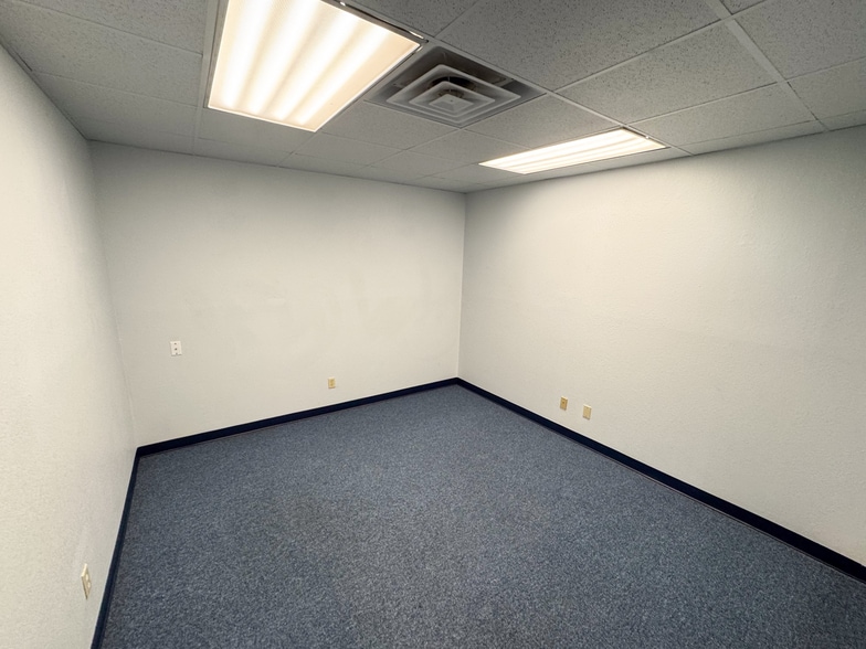 More Photos Of 7316 NE Loop 410, San Antonio Industrial For Lease