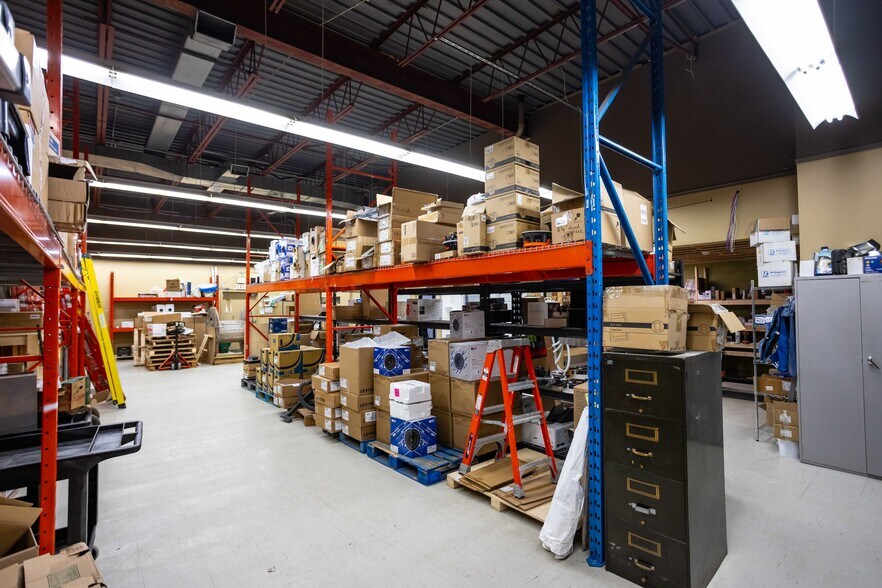 More Photos Of 1027 Notre Dame St, Embrun Storefront Retail Office For Lease