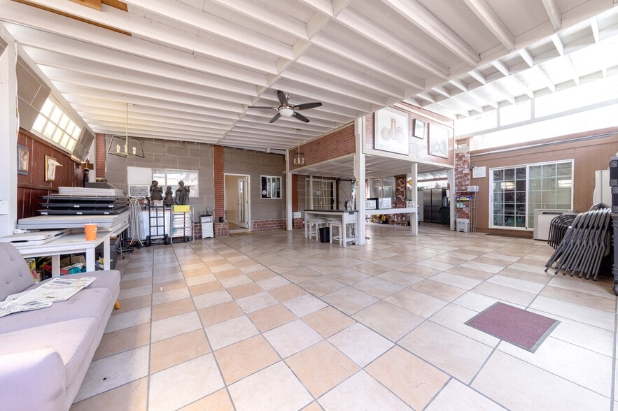 More Photos Of 1025 S Catalina St, Los Angeles Religious Facility For Sale