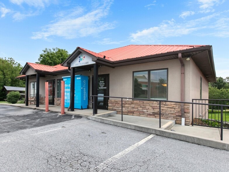 Primary Photo Of 2690 Hendersonville Rd, Fletcher Medical For Lease