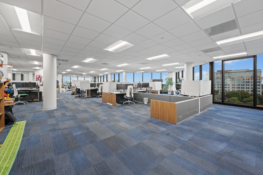 More Photos Of 5355 Town Center Rd, Boca Raton Office For Lease