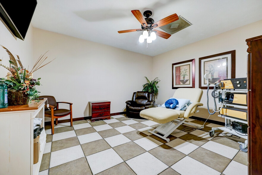More Photos Of 910 N Highway 146, Baytown Medical For Sale