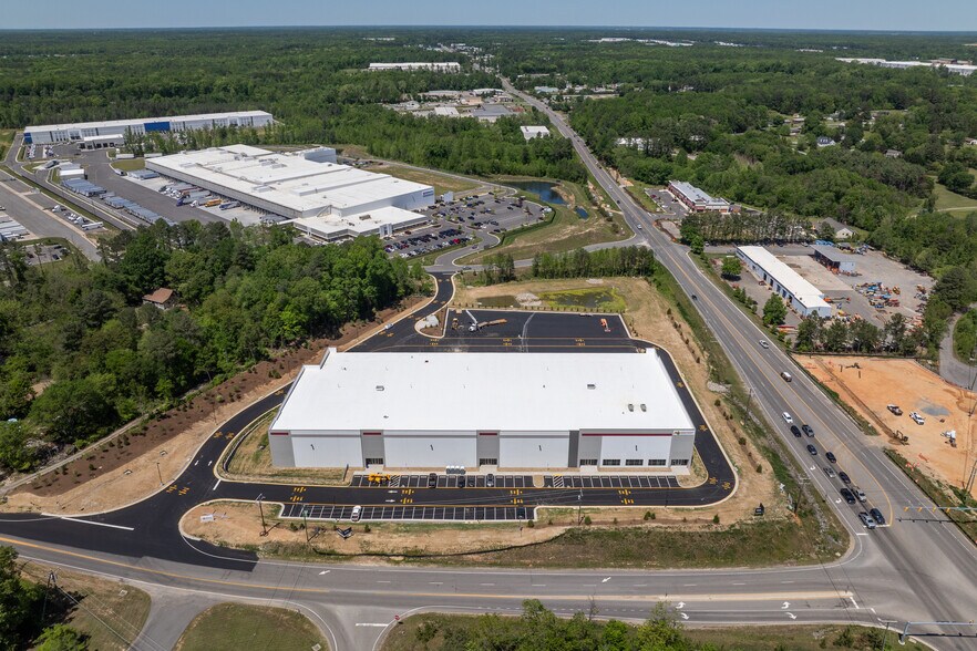 More Photos Of 10380 Cedar Ln, Glen Allen Warehouse For Lease