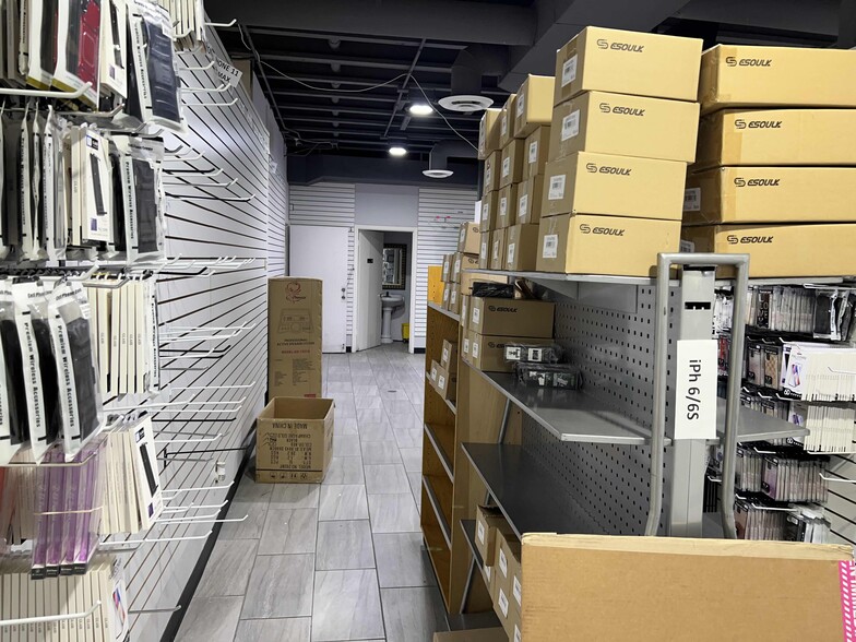 More Photos Of 3051 E Thomas Rd, Phoenix Freestanding For Lease