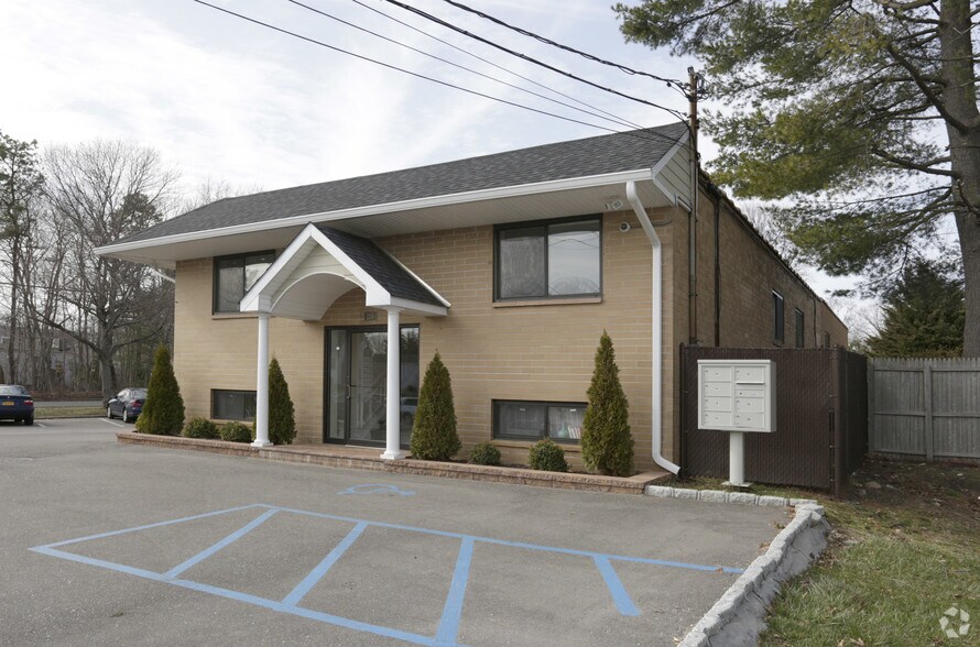 More Photos Of 205 Smithtown Blvd, Nesconset Office For Sale