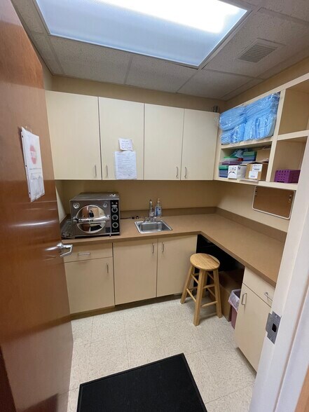 More Photos Of 913 Ridgebrook Rd, Sparks Medical For Sale