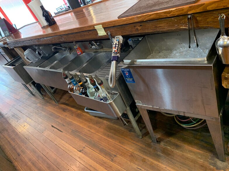 More Photos Of 105 N Main St, Sylvan Grove Restaurant For Sale