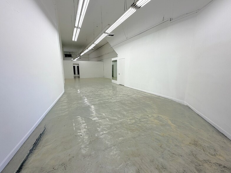 More Photos Of 1020 S Los Angeles St, Los Angeles Light Manufacturing For Lease