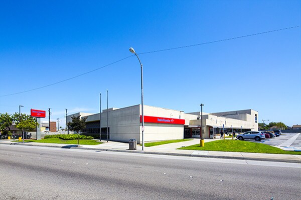 More Photos Of 1450 W Redondo Beach Blvd, Gardena Bank For Lease