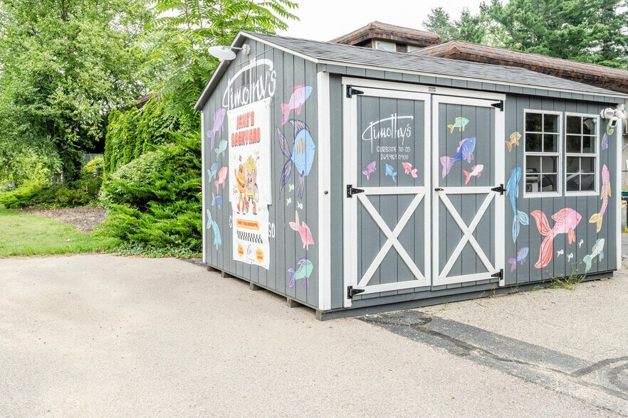 More Photos Of 16409 Red Arrow Hwy, Union Pier General Retail For Sale