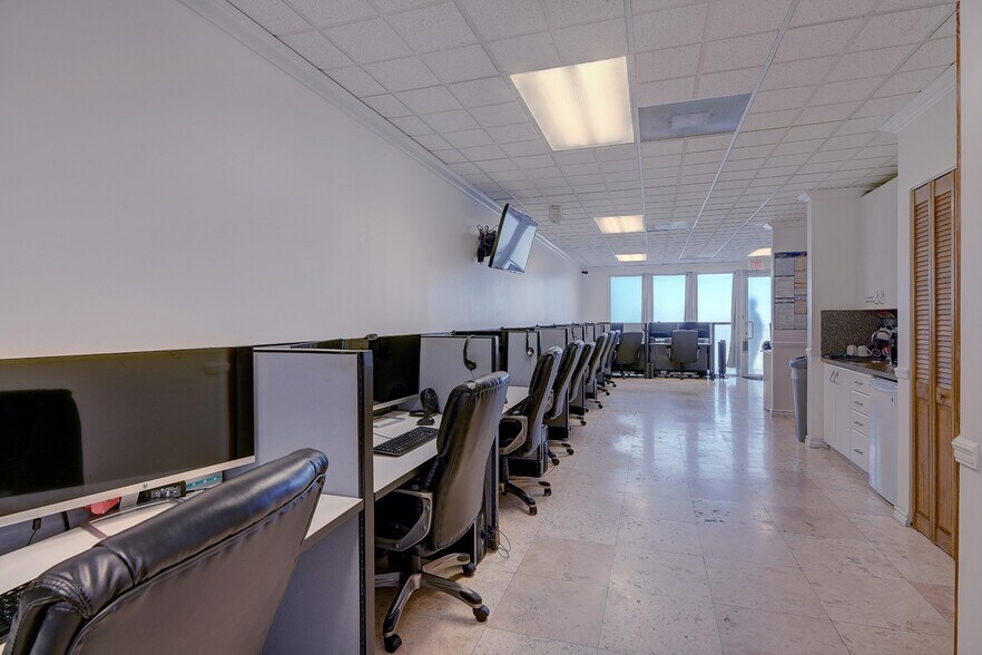 More Photos Of 5220 S University Dr, Davie Office For Sale