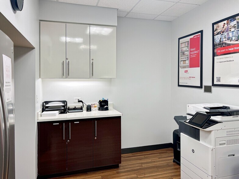 More Photos Of 10130 Perimeter Pky, Charlotte Coworking Space