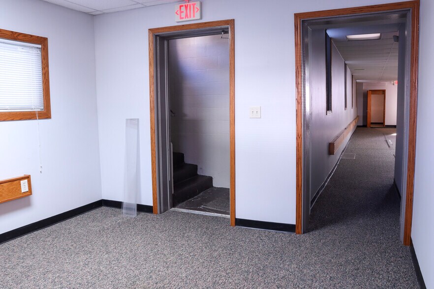 More Photos Of 126 E Lincolnway, Morrison Specialty For Sale