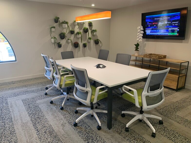 More Photos Of 900 Linton Blvd, Delray Beach Coworking Space