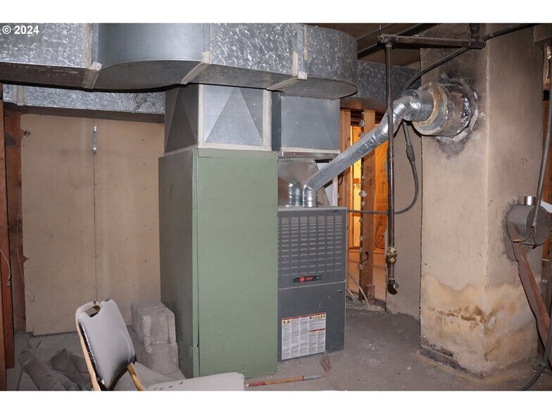 More Photos Of 1839 3rd St, Baker City Religious Facility For Sale