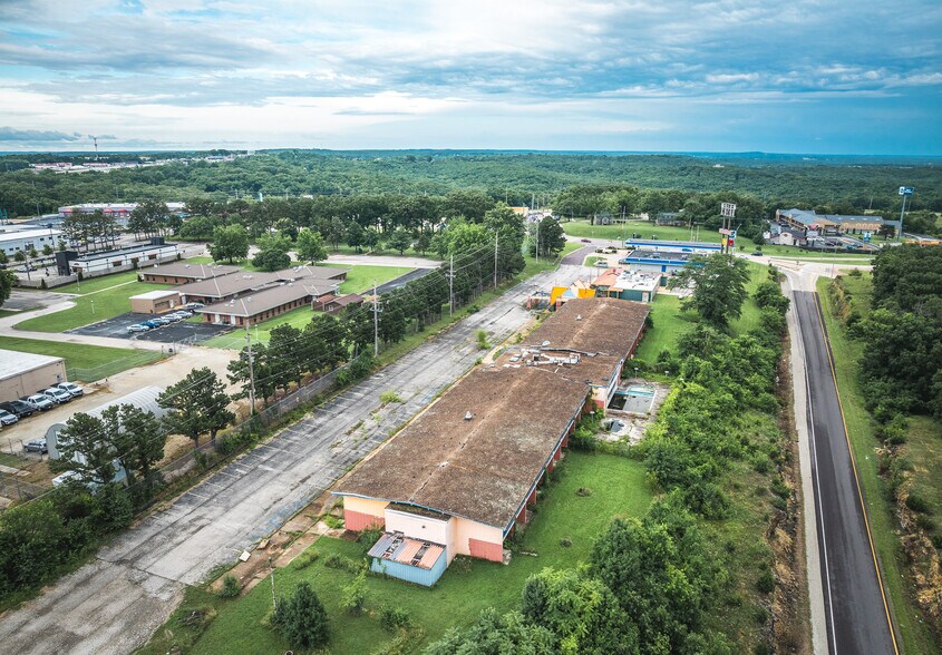 More Photos Of 127 Howard Johnson Dr, Rolla Hotel For Sale