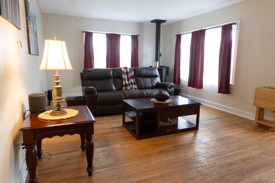 More Photos Of 2800 NY-49, West Monroe Auto Repair For Lease