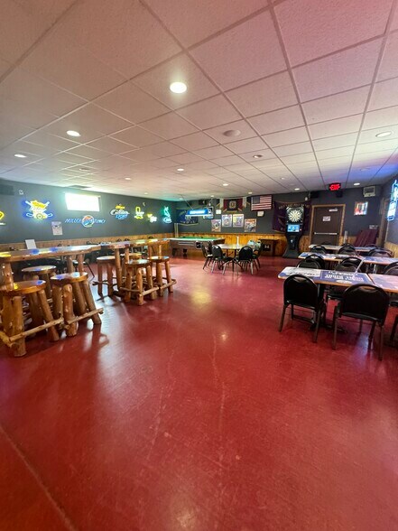 More Photos Of 120 Manninen Ave, Wolf Lake Specialty For Sale