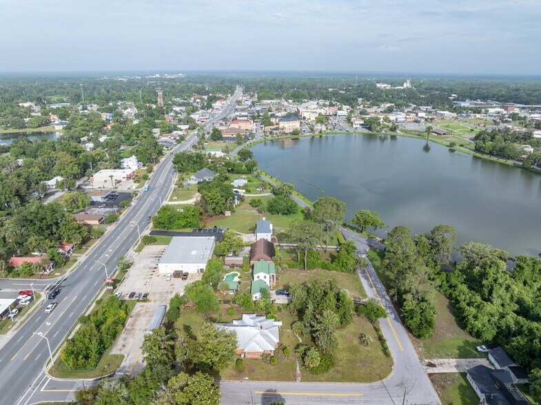 More Photos Of 164 NE Laguna Dr, Lake City Office For Sale
