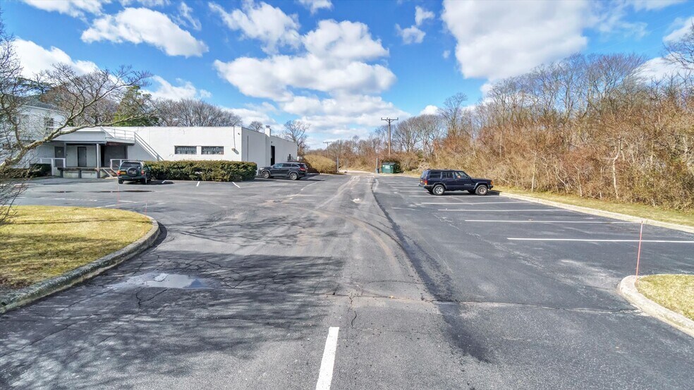 More Photos Of 32 Chichester Ave, Center Moriches Industrial For Sale