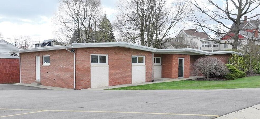 Primary Photo Of 70 W Smiley Ave, Shelby Medical For Sale