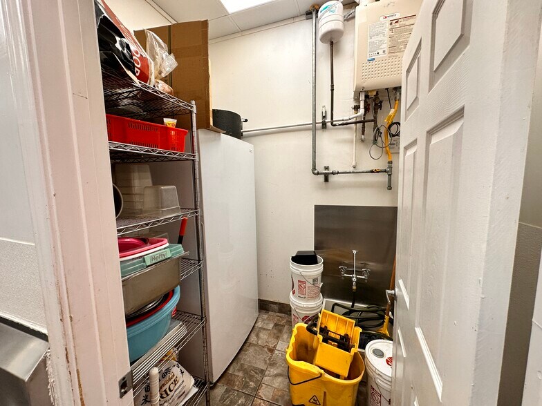 More Photos Of River Oaks Restaurant / Cafe, Houston Restaurant For Lease