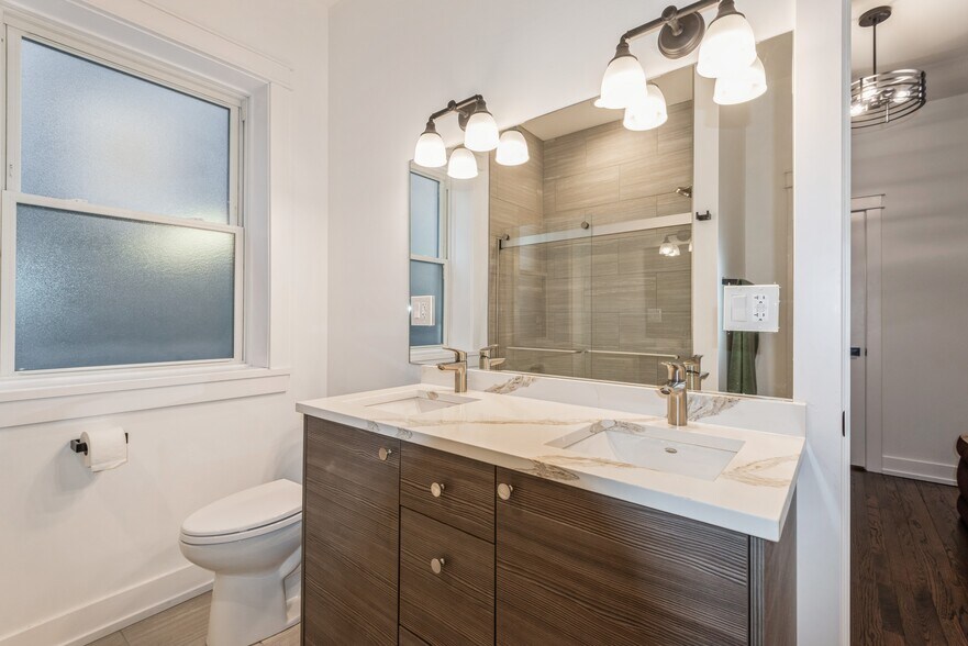 More Photos Of 1535 W Estes Ave, Chicago Multifamily For Sale